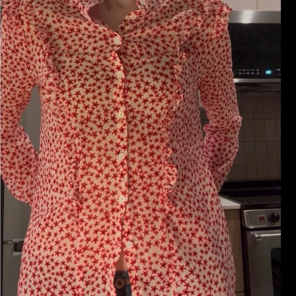 Dynamite Red Star Pattern Button-Down Shirt - Picture 2 of 5